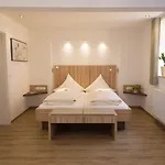 Deutsches Haus 4* 딘클스버