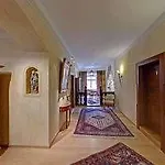 Deutsches Haus 호텔 딘클스버