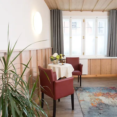 Deutsches Haus Ξενοδοχείο 4*