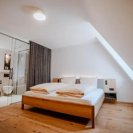 Ξενοδοχείο Deutsches Haus 4*
