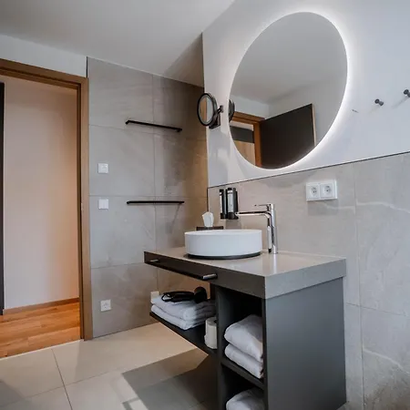 Deutsches Haus Ξενοδοχείο 4*
