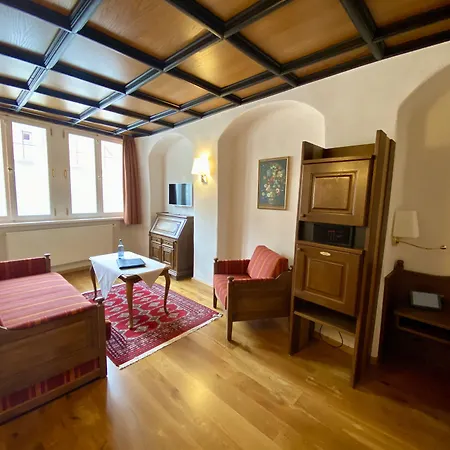 Hotel Deutsches Haus 4*